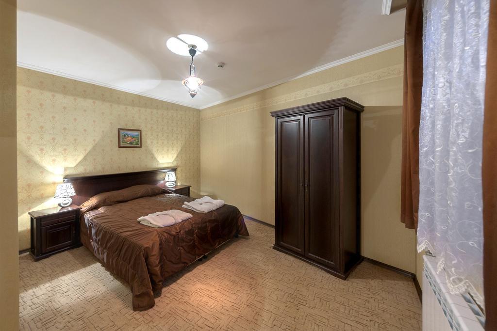 Hotel Izvora 2 Arbanasi Quarto foto